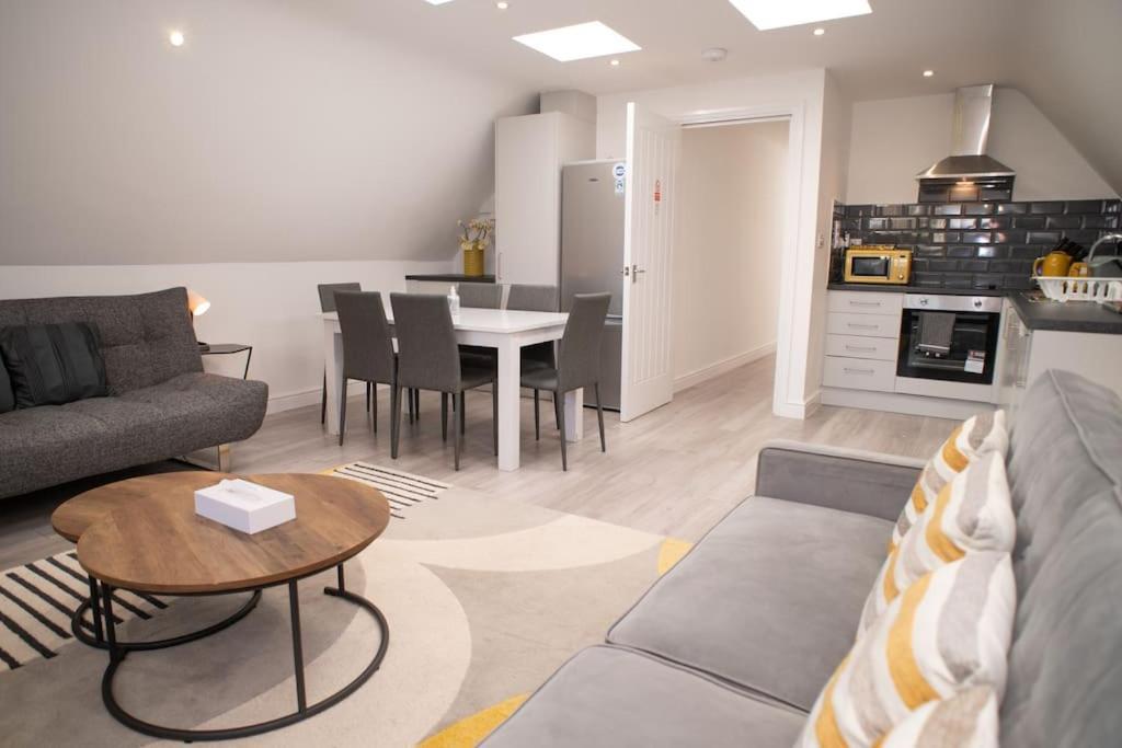 Orchid Lodge: Two-Bed Flat Near Blenheim Palace & Oxford Kidlington Exterior photo